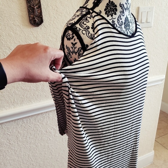 Vince Camuto Simple Stripe Cold Shoulder Top - Picture 3 of 4